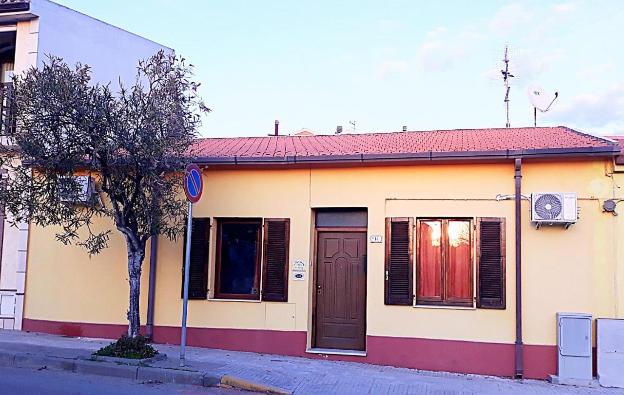 B&B Il Cortile del Sole Olmedo Esterno foto