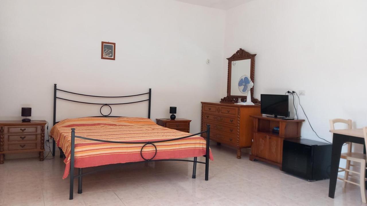 B&B Il Cortile del Sole Olmedo Esterno foto