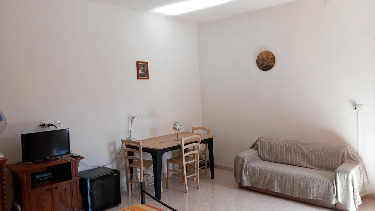 B&B Il Cortile del Sole Olmedo Esterno foto
